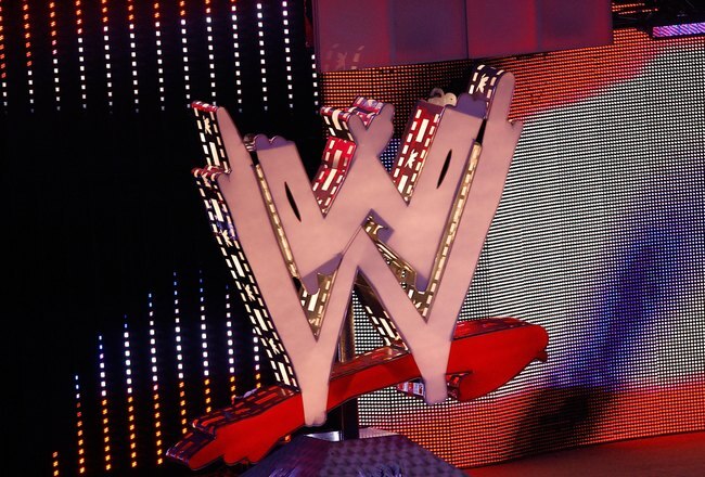UNCASVILLE, CT - AUGUST 3:  Actor Jeremy Piven guest hosts WWE's 'Monday Night Raw' at Mohegan Sun on August 3, 2009 in Uncasville, Connecticut.  (Photo by Jim Rogash/Getty Images)