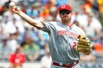 PITTSBURGH - JULY 20:  Scott Rolen #27 of the Cincinnati Reds throws to first base against the Pittsburgh Pirates during the game on July 20, 2011 at PNC Park in Pittsburgh, Pennsylvania.  (Photo by Jared Wickerham/Getty Images)