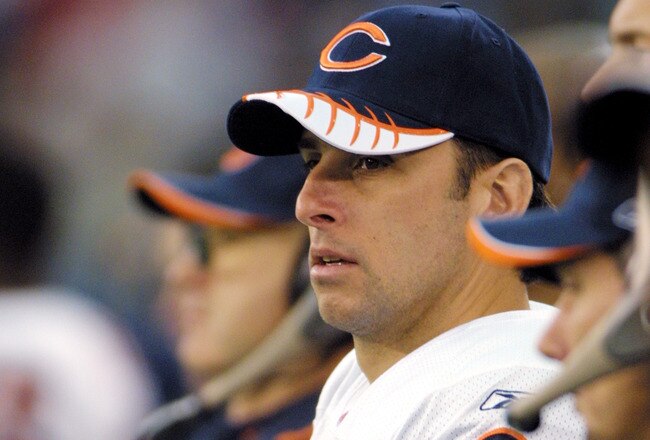 30 Dec 2001:  Quarterback Shane Matthews #9 of the Chicago Bears observes from the sideline during the game against the Detroit Lions at the Silverdome in Pontiac, Michigan.  The Bears won 2-0. DIGITAL IMAGE. Mandatory Credit: Tom Pidgeon/Getty images