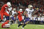 TUCSON, AZ - OCTOBER 23:  Runningback Jesse Callier #24 of the Washington Huskies rushes the football during the college football game against the Arizona Wildcats at Arizona Stadium on October 23, 2010 in Tucson, Arizona. The Wildcats defeated the Huskies 44-14.  (Photo by Christian Petersen/Getty Images)