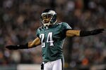 PHILADELPHIA, PA - DECEMBER 18:  Nnamdi Asomugha #24 of the Philadelphia Eagles reacts after a play against the New York Jets at Lincoln Financial Field on December 18, 2011 in Philadelphia, Pennsylvania.  (Photo by Patrick McDermott/Getty Images)