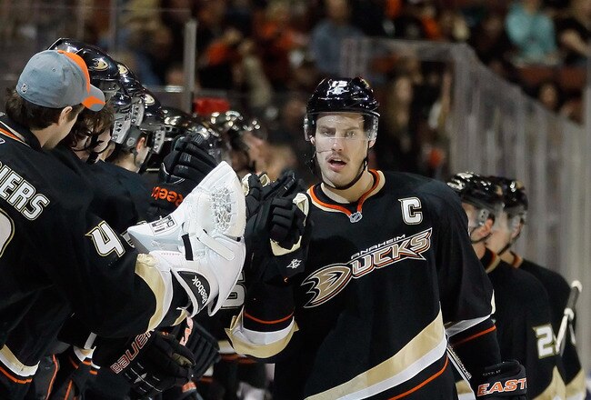 ANAHEIM, CA - NOVEMBER 27:  Ryan Getzlaf #15 of the Anaheim Ducks receives high fives from the bench against the Toronto Maple Leafs at Honda Center on November 27, 2011 in Anaheim, California.  (Photo by Jeff Gross/Getty Images)