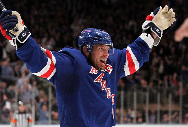 NEW YORK, NY - NOVEMBER 29:  Brad Richards #19 of the New York Rangers celebrates his second period goal against the Pittsburgh Penguins at Madison Square Garden on November 29, 2011 in New York City.  (Photo by Nick Laham/Getty Images)