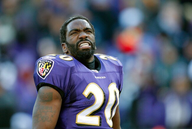 BALTIMORE, MD - JANUARY 15:  Ed Reed #20 of the Baltimore Ravens takes off his helmet during a timeout during second quarter of the AFC Divisional playoff game against the Houston Texans at M&T Bank Stadium on January 15, 2012 in Baltimore, Maryland.  (Photo by Rob Carr/Getty Images)