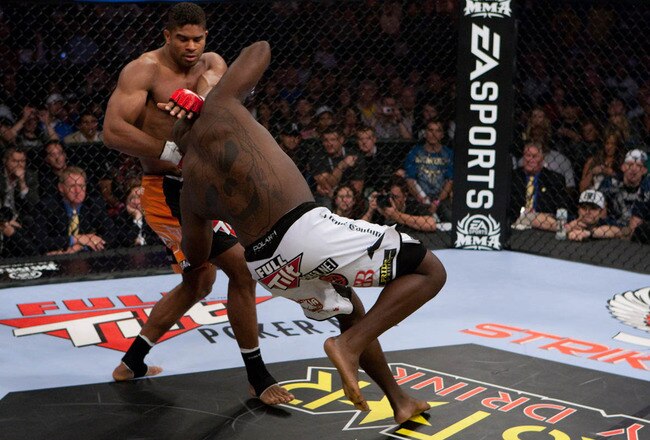 10_overeem_vs_rogers_crop_650x440