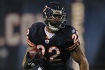 CHICAGO, IL - NOVEMBER 20:  Matt Forte #22 of the Chicago Bears runs against the San Diego Chargers at Soldier Field on November 20, 2011 in Chicago, Illinois. The Bears defeated the Chargers 31-20.  (Photo by Jonathan Daniel/Getty Images)