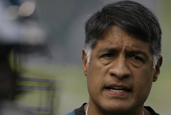 PHILADELPHIA - SEPTEMBER 21: Offensive line coach Juan Castillo watches his linemen work out pre-game warmups before their game against the Pittsburgh Steelers on September 21, 2008 at Lincoln Financial Field in Philadelphia, Pennsylvania. (Photo by Chris Gardner/Getty Images)
