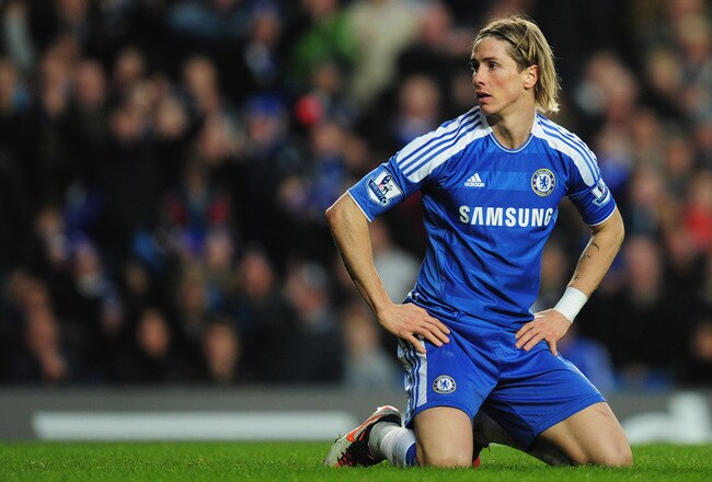 LONDON, ENGLAND - JANUARY 14:  Fernando Torres of Chelsea looks on during the Barclays Premier League match between Chelsea and Sunderland at Stamford Bridge on January 14, 2012 in London, England.  (Photo by Jamie McDonald/Getty Images)