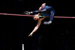 EUGENE, CA - JUNE 08:  Brad Walker of the United States clears the bar to set an new American pole vault record of 6.04 meters during the Prefontaine Classic on June 8, 2008 at Hayward Field in Eugene, Oregon.  (Photo by Jonathan Ferrey/Getty Images)