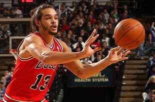 SACRAMENTO, CA - DECEMBER 29:  Joakim Noah #13 of the Chicago Bulls in action against the Sacramento Kings at Power Balance Pavilion on December 29, 2011 in Sacramento, California. NOTE TO USER: User expressly acknowledges and agrees that, by downloading and or using this photograph, User is consenting to the terms and conditions of the Getty Images License Agreement.  (Photo by Ezra Shaw/Getty Images)