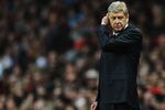 LONDON, ENGLAND - JANUARY 22:  Arsene Wenger manager of Arsenal looks thoughtful during the Barclays Premier League match between Arsenal and Manchester United at Emirates Stadium on January 22, 2012 in London, England.  (Photo by Mike Hewitt/Getty Images)