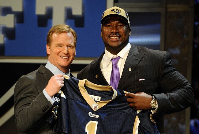NEW YORK - APRIL 25:  NFL Commissioner Roger Goodell with St. Louis Rams #2 pick Jason Smith at Radio City Music Hall for the 2009 NFL Draft on April 25, 2009 in New York City  (Photo by Jeff Zelevansky/Getty Images)