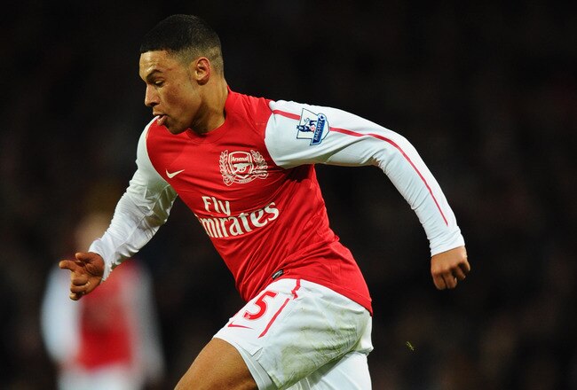 LONDON, ENGLAND - JANUARY 22:  Alex Oxlade-Chamberlain of Arsenal in action during the Barclays Premier League match between Arsenal and Manchester United at Emirates Stadium on January 22, 2012 in London, England.  (Photo by Mike Hewitt/Getty Images)