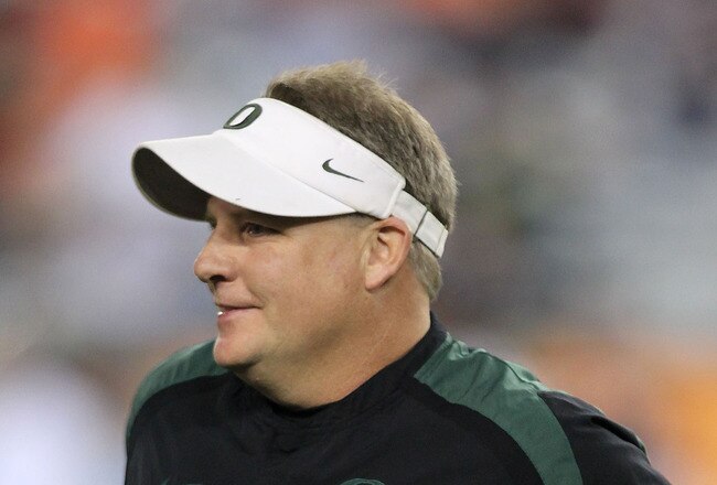 GLENDALE, AZ - JANUARY 10:  Head coach Chip Kelly of the Oregon Ducks looks on during their 22-19 loss to the Auburn Tigers during the Tostitos BCS National Championship Game at University of Phoenix Stadium on January 10, 2011 in Glendale, Arizona.  (Photo by Jonathan Ferrey/Getty Images)