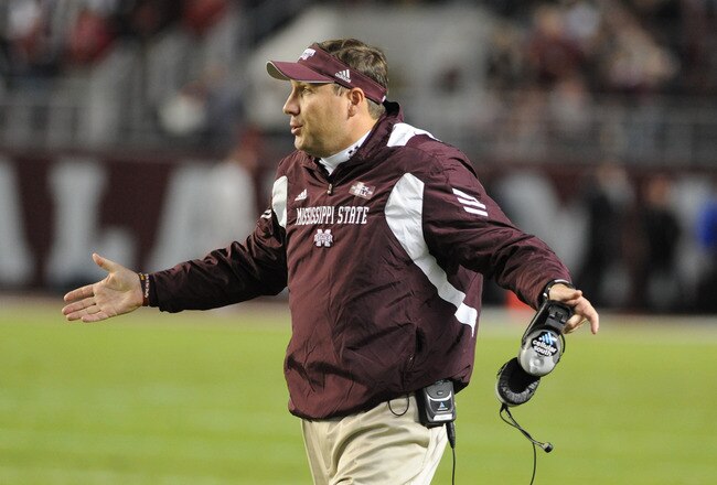 TUSCALOOSA, AL - NOVEMBER 13: Coach Dan Mullen of the Mississippi State Bulldogs directs play against the Alabama Crimson Tide November 13, 2010 at Bryant-Denny Stadium in Tuscaloosa, Alabama.  (Photo by Al Messerschmidt/Getty Images)