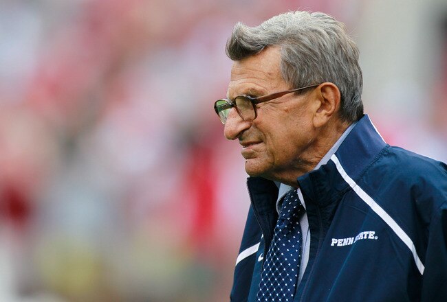 TUSCALOOSA, AL - SEPTEMBER 11:  Head coach Joe Paterno of the Penn State Nittany Lions during warmups before facing the Alabama Crimson Tide at Bryant-Denny Stadium on September 11, 2010 in Tuscaloosa, Alabama.  (Photo by Kevin C. Cox/Getty Images)
