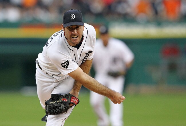 DETROIT, MI - OCTOBER 13:  Justin Verlander #35 of the Detroit Tigers throws a pitch against the Texas Rangers in Game Five of the American League Championship Series at Comerica Park on October 13, 2011 in Detroit, Michigan.  (Photo by Leon Halip/Getty Images)