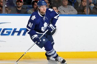 UNIONDALE, NY - JANUARY 24:  Phil Kessel #81 of the Toronto Maple Leafs in action against the New York Islanders on January 24, 2012 at Nassau Coliseum in Uniondale, New York. The Maple Leafs defeated the Islanders 4-3 after overtime.  (Photo by Jim McIsaac/Getty Images)