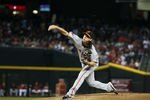 PHOENIX, AZ - SEPTEMBER 25:  Starting pitcher Tim Lincecum #55 of the San Francisco Giants pitches against the Arizona Diamondbacks during the Major League Baseball game at Chase Field on September 25, 2011 in Phoenix, Arizona.  (Photo by Christian Petersen/Getty Images)