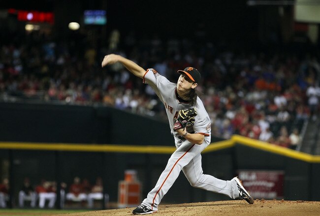 PHOENIX, AZ - SEPTEMBER 25:  Starting pitcher Tim Lincecum #55 of the San Francisco Giants pitches against the Arizona Diamondbacks during the Major League Baseball game at Chase Field on September 25, 2011 in Phoenix, Arizona.  (Photo by Christian Petersen/Getty Images)