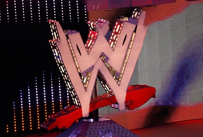 UNCASVILLE, CT - AUGUST 3:  Actor Jeremy Piven guest hosts WWE's 'Monday Night Raw' at Mohegan Sun on August 3, 2009 in Uncasville, Connecticut.  (Photo by Jim Rogash/Getty Images)