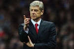 LONDON, ENGLAND - JANUARY 22:  
Arsene Wenger manager of Arsenal looks on during the Barclays Premier League match between Arsenal and Manchester United at Emirates Stadium on January 22, 2012 in London, England.  (Photo by Mike Hewitt/Getty Images)