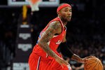 LOS ANGELES, CA - DECEMBER 19:  Mo Williams #25 of the Los Angeles Clippers dribbles to the basket during the game against the Los Angeles Lakers at Staples Center on December 19, 2011 in Los Angeles, California. NOTE TO USER: User expressly acknowledges and agrees that, by downloading and/or using this Photograph, user is consenting to the terms and conditions of the Getty Images License Agreement. Mandatory Copyright Notice: Copyright 2011 NBAE  (Photo by Harry How/Getty Images)