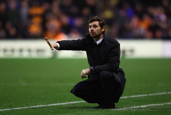 WOLVERHAMPTON, ENGLAND - JANUARY 02:  Andre Villas-Boas manager of Chelsea gestures during the Barclays Premier League match between Wolverhampton Wanderers and Chelsea at Molineux on January 2, 2012 in Wolverhampton, England.  (Photo by Richard Heathcote/Getty Images)