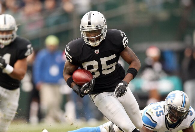 OAKLAND, CA - DECEMBER 18:  Darrius Heyward-Bey #85 of the Oakland Raiders in action against the Detroit Lions at O.co Coliseum on December 18, 2011 in Oakland, California.  (Photo by Ezra Shaw/Getty Images)
