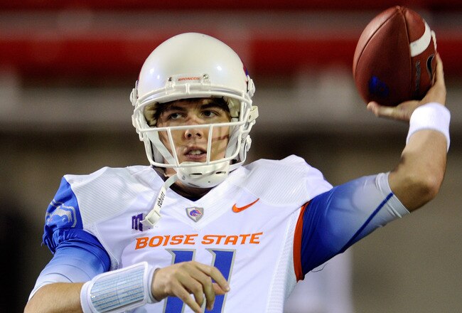 LAS VEGAS, NV - NOVEMBER 05:  Quarterback Kellen Moore #11 of the Boise State Broncos warms up before a game against the UNLV Rebels at Sam Boyd Stadium November 5, 2011 in Las Vegas, Nevada. The Broncos won 48-21 giving Moore his 46th victory and making him the winningest quarterback in NCAA history.  (Photo by Ethan Miller/Getty Images)