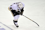 DETROIT - JUNE 12:  Sidney Crosby #87 of the Pittsburgh Penguins skates of off the ice after getting injured against the Detroit Red Wings during Game Seven of the 2009 NHL Stanley Cup Finals at Joe Louis Arena on June 12, 2009 in Detroit, Michigan.  (Photo by Jamie Sabau/Getty Images)