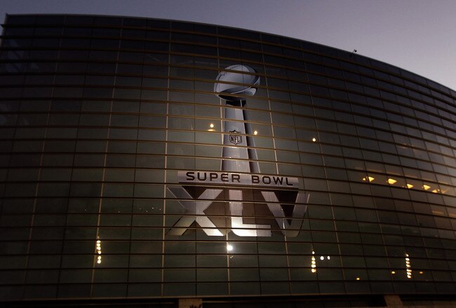 ARLINGTON, TX - JANUARY 30:  The logo for Super Bowl XLV outside of Cowboys Stadium on January 30, 2011 in Arlington, Texas. Cowboys Stadium will host Super Bowl XLV on February 6, 2011 between the Pittsburgh Steelers and the Green Bay Packers in Arlington, Texas.  (Photo by Tom Pennington/Getty Images)