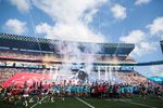 HONOLULU, HI - JANUARY 29:  Fans enjoy the 2012 NFL Pro Bowl pre game show at Aloha Stadium on January 29, 2012 in Honolulu, Hawaii.  (Photo by Kent Nishimura/Getty Images)