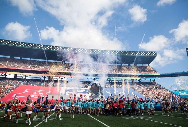 HONOLULU, HI - JANUARY 29:  Fans enjoy the 2012 NFL Pro Bowl pre game show at Aloha Stadium on January 29, 2012 in Honolulu, Hawaii.  (Photo by Kent Nishimura/Getty Images)