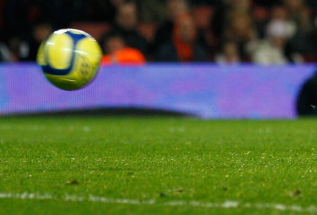 LONDON, ENGLAND - JANUARY 29:  Robin van Persie of Arsenal scores their first goal from the penalty spot during the FA Cup with Budweiser Fourth Round match between Arsenal and Aston Villa at Emirates Stadium on January 29, 2012 in London, England.  (Photo by Paul Gilham/Getty Images)