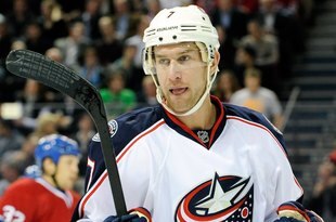 MONTREAL, CANADA - DECEMBER 6:  Jeff Carter #7 of the Columbus Blue Jackets skates during the NHL game against the Montreal Canadiens at the Bell Centre on December 6, 2011 in Montreal, Quebec, Canada.  The Blue Jackets defeated the Canadiens 3-2 in a shootout.  (Photo by Richard Wolowicz/Getty Images)