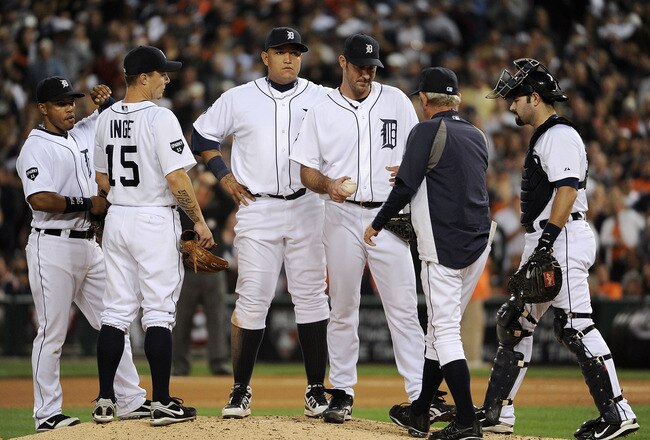DETROIT, MI - OCTOBER 13:  Justin Verlander #35 of the Detroit Tigers is taken out of the game by manager Jim Leyland in the eighth inning of Game Five of the American League Championship Series at Comerica Park on October 13, 2011 in Detroit, Michigan.  (Photo by Harry How/Getty Images)