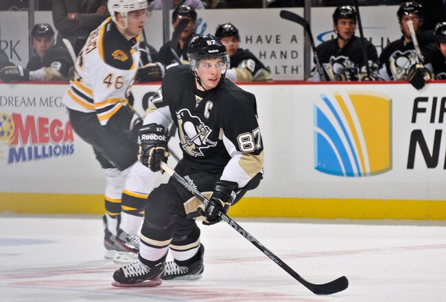 PITTSBURGH, PA - DECEMBER 5:  Sidney Crosby #87 of the Pittsburgh Penguins skates against the Boston Bruins on December 5, 2011 at CONSOL Energy Center in Pittsburgh, Pennsylvania.  (Photo by Jamie Sabau/Getty Images)