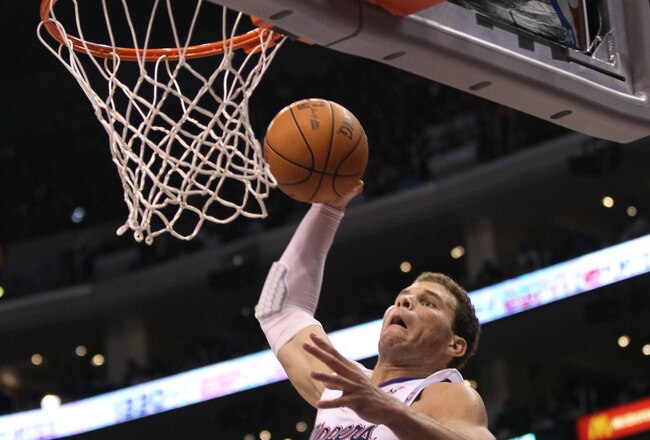 LOS ANGELES, CA - DECEMBER 30:  Blake Griffin #32 of the Los Angeles Clippers dunks against the Chicago Bulls at Staples Center on December 30, 2011 in Los Angeles, California.  The Bulls won 114-101.  NOTE TO USER: User expressly acknowledges and agrees that, by downloading and or using this photograph, User is consenting to the terms and conditions of the Getty Images License Agreement.  (Photo by Stephen Dunn/Getty Images)