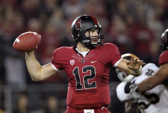 STANFORD, CA - NOVEMBER 26:  Andrew Luck #12 of the Stanford Cardinal throws the ball against the Notre Dame Fighting Irish at Stanford Stadium on November 26, 2011 in Stanford, California.  (Photo by Ezra Shaw/Getty Images)