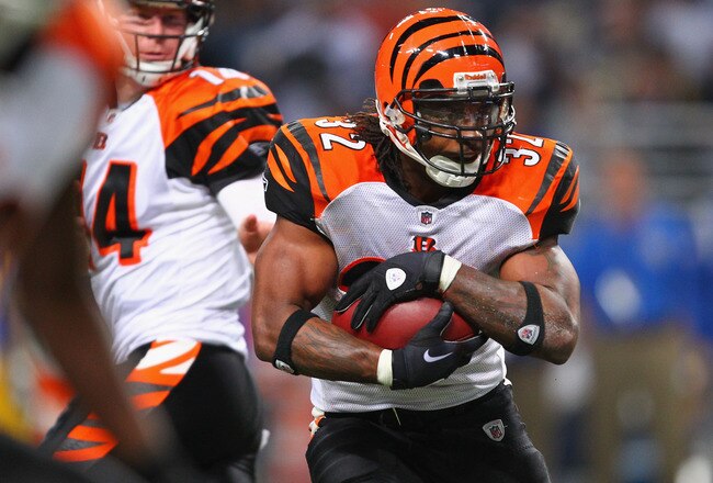 ST. LOUIS, MO - DECEMBER 18: Cedric Benson #32 of the Cincinnati Bengals runs against the St. Louis Rams at the Edward Jones Dome on December 18, 2011 in St. Louis, Missouri.  The Bengals beat the Rams 20-13.  (Photo by Dilip Vishwanat/Getty Images)