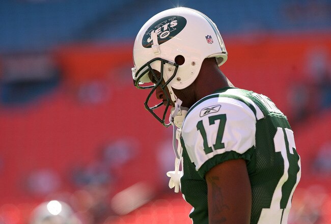 MIAMI GARDENS, FL - JANUARY 01:   Plaxico Burress #17 of the New York Jets looks on during a game against the Miami Dolphins at Sun Life Stadium on January 1, 2012 in Miami Gardens, Florida.  (Photo by Mike Ehrmann/Getty Images)