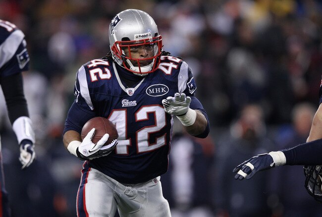 FOXBORO, MA - JANUARY 14:  BenJarvus Green-Ellis #42 of the New England Patriots runs the ball against the Denver Broncos during their AFC Divisional Playoff Game at Gillette Stadium on January 14, 2012 in Foxboro, Massachusetts.  (Photo by Elsa/Getty Images)