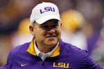 NEW ORLEANS, LA - JANUARY 09:  Head coach Les Miles of the Louisiana State University Tigers looks on before playing against the Alabama Crimson Tide during the 2012 Allstate BCS National Championship Game at Mercedes-Benz Superdome on January 9, 2012 in New Orleans, Louisiana.  (Photo by Chris Graythen/Getty Images)