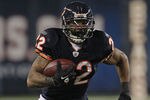 CHICAGO, IL - NOVEMBER 20:  Matt Forte #22 of the Chicago Bears runs against the San Diego Chargers at Soldier Field on November 20, 2011 in Chicago, Illinois. The Bears defeated the Chargers 31-20.  (Photo by Jonathan Daniel/Getty Images)