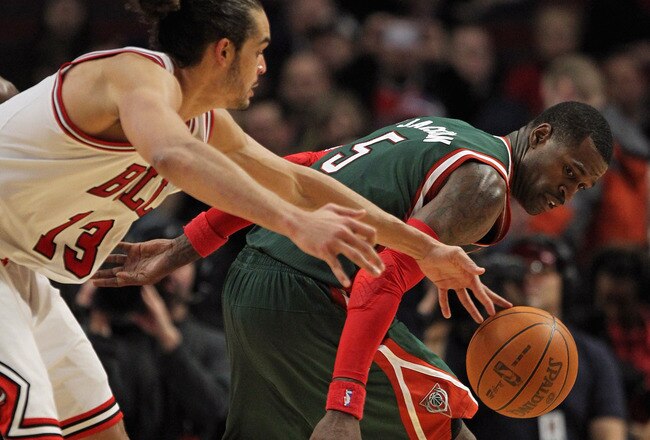 CHICAGO, IL - JANUARY 27: Joakim Noah #13 of the Chicago Bulls knocks the ball away from Stephen Jackson #5 of the Milwaukee Bucks at the United Center on January 27, 2012 in Chicago, Illinois. The Bulls defeated the Bucks 107-100. NOTE TO USER: User expressly acknowledges and agrees that, by downloading and or using this photograph, User is consenting to the terms and conditions of the Getty Images License Agreement. (Photo by Jonathan Daniel/Getty Images)