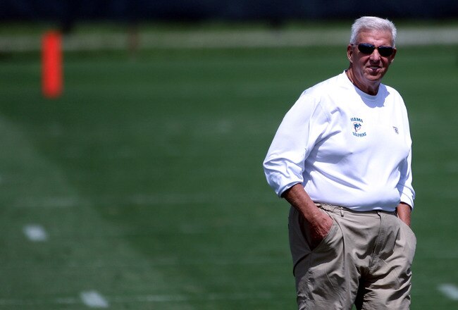 DAVIE, FL - JUNE 06:  Executive Vice President of Football Operations Bill Parcells watches practice on during Miami Dolphins Mini Camp on June 6, 2008 at the Dolphins practice facility in Davie, Florida.  (Photo by Marc Serota/Getty Images)