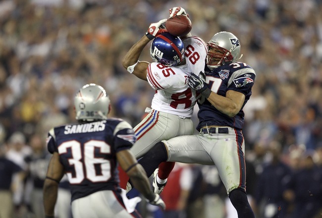 Super Bowl 2012: Giants, Pats on the defensive