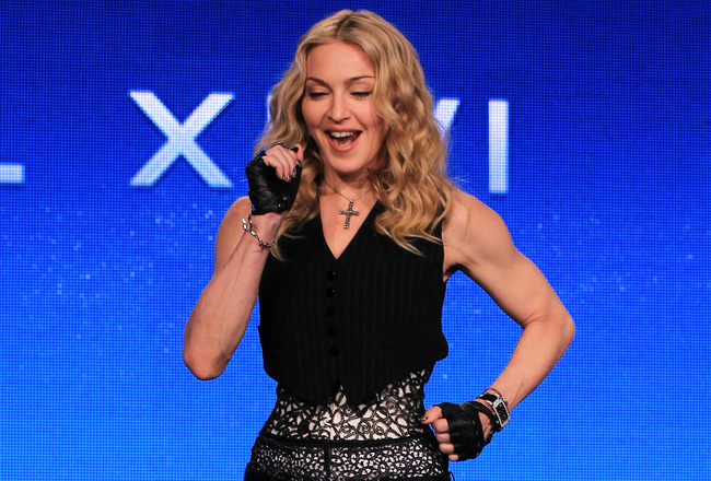Madonna's Super Bowl Salsa Channels Giants' Victor Cruz