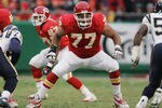 KANSAS CITY, MO - NOVEMBER 28: Offensive tackle Willie Roaf #77 of the Kansas City Chiefs blocks against the San Diego Chargers at Arrowhead Stadium on November 28, 2004 in Kansas City, Missouri. The Chargers defeated the Chiefs 34-31. (Photo by Jonathan Daniel/Getty Images)